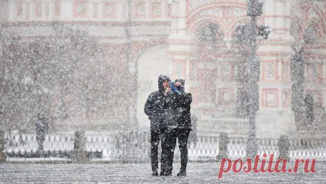 Москвичам спрогнозировали потепление после ночных морозов и мокрого снега. В течение этой недели погода в Москве будет отличаться непостоянством. Жителей столицы ожидают морозы в ночные часы, мокрый снег и при этом повышение температуры до +8 градусов к выходным, рассказал руководитель прогностического центра ...
