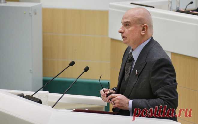 Клишас назвал заявления Meta попыткой «откатить назад» реакцию России. Заявление вице-президента Meta Ника Клегга о том, что компания не будет позволять публиковать в Facebook и Instagram призывы к убийствам глав государств, являются попыткой «откатить назад» сложившуюся ситуацию.