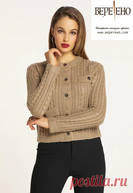 Кардиган темно-бежевого цвета в стиле “шанель” с застежкой на пуговицы (схема узора)
