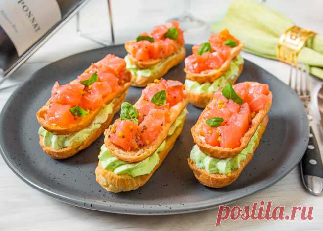 Закуски для новогоднего меню 2021. Закуски с мясом, птицей и морепродуктами ДРУЗЬЯ! НЕ ЗАБЫВАЙТЕ ДОБАВЛЯТЬ СТРАНИЦУ В ЗАКЛАДКИ! До Нового года времени все меньше. И я начинаю делать для вас подборки для новогоднего стола. Начнем с закусок. В этом меню я собрала более 100 закусок разной степени сложности исполнения и легкости для желудка 🙂 А вы уже можете выбрать из них…