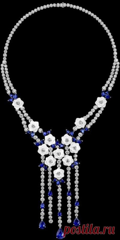 White gold Chalcedony Diamond Necklace