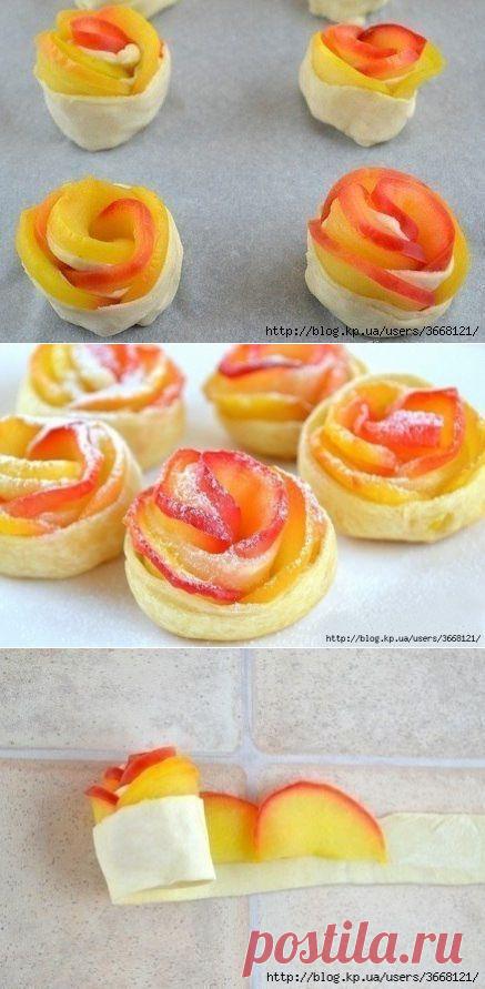 Слойки с яблоками "Розочки".