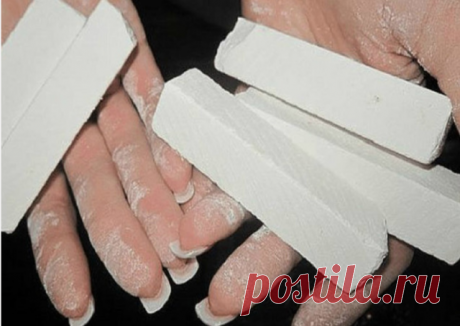 Если на кухне можно найти небольшую упаковку мела, знайте: хозяева — настоящие гуру в области ведения быта, особенно у плиты