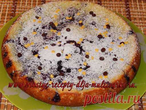 Творожный пирог с черной смородиной