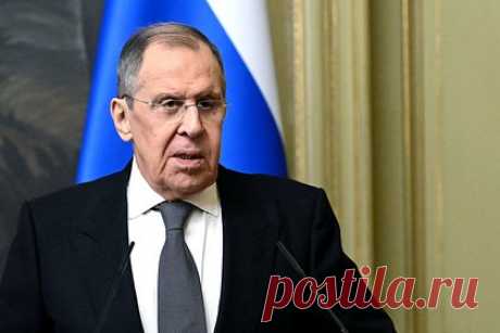 Лавров раскрыл планы Запада по Украине. Западные страны, настаивающие на необходимости проведения мирных переговоров между Россией и Украиной, хотят дать Киеву время на передышку, сообщил глава МИД РФ Сергей Лавров. Он рассказал, что во время своей рабочей поездки в Нью-Йорк пообщался с американскими политологами Ричардом Хаасом и Чарльзом.