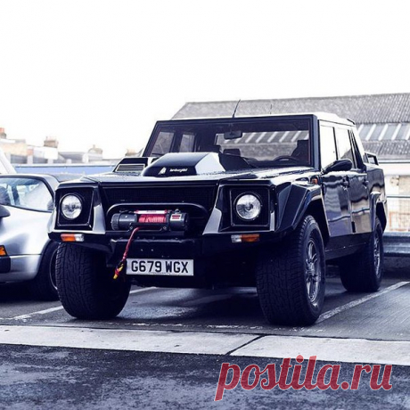 Lamborghini LM002