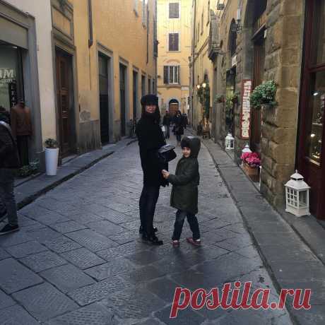 Photo by elenafisik in Firenze, Piazza Del Duomo.