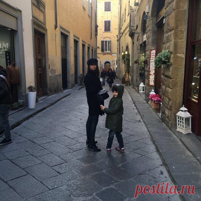 Photo by elenafisik in Firenze, Piazza Del Duomo.