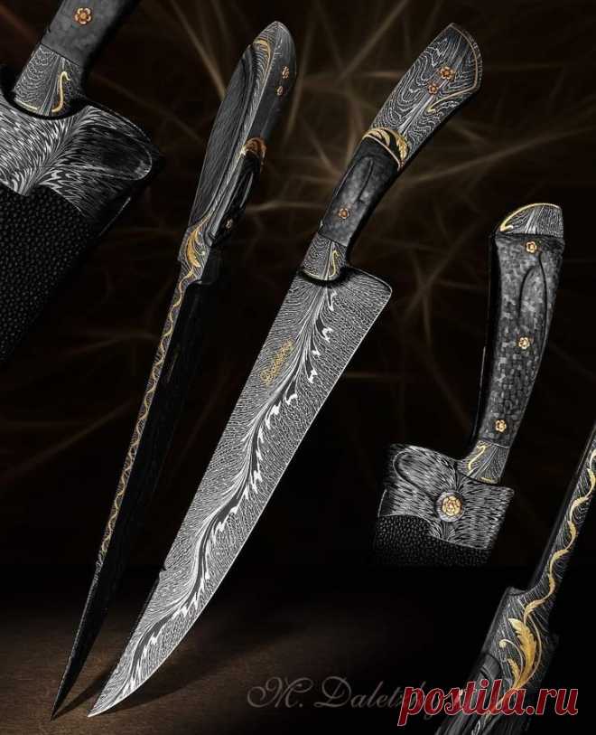 Нож поварской шеф от Dalelxky M. Дамасская сталь перо. Гравировка. Всечка желтым и красным металлом.