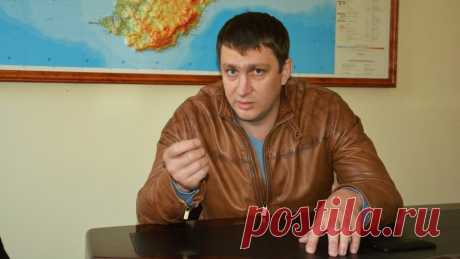 Не участвовал, но виноват. В Крыму арестован активист за видеосьёмку одиночного пикета | Михаил Днепровский | Яндекс Дзен