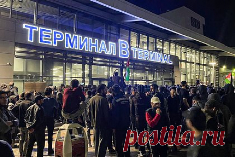 Стало известно число арестов и штрафов за беспорядки в аэропорту Махачкалы. Суды арестовали, оштрафовали или назначили обязательные работы более 240 участникам беспорядков в аэропорту Махачкалы. 104 правонарушителей суды приговорили к административным арестам до десяти суток, а на 94 участников беспорядков наложили административные штрафы от 3 до 10 тысяч рублей.