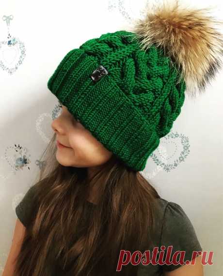 Шапка вязаная с помпоном цвет изумрудный мериносовая шерсть Y-Z KNITS – купить в интернет-магазине на Ярмарке Мастеров с доставкой Шапка вязаная с помпоном цвет изумрудный мериносовая шерсть Y-Z KNITS - купить или заказать в интернет-магазине на Ярмарке Мастеров | Шапка вязаная с подворотом , объемный узор из&hellip;