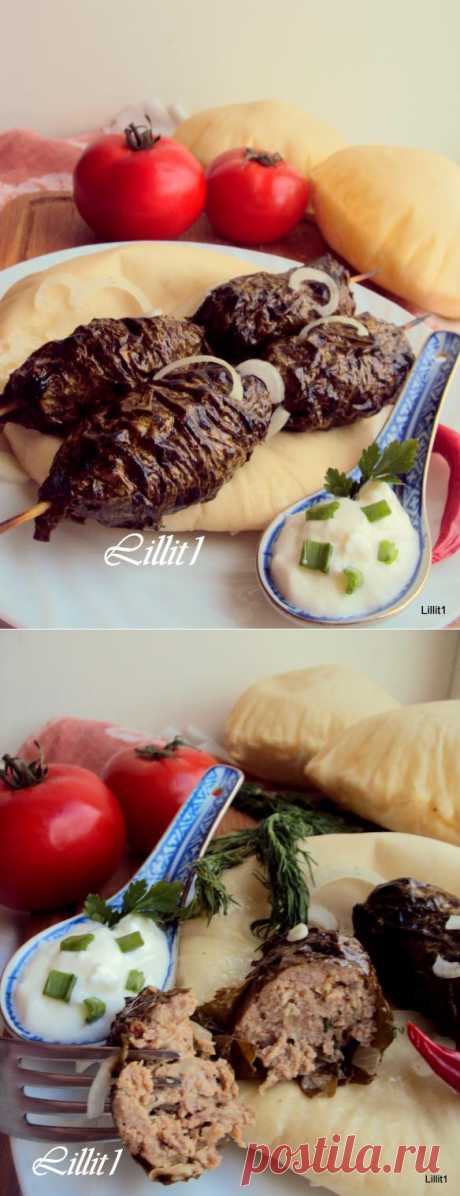 Бараньи кебабы в виноградных листьях
Оригинальные и вкусные кебабы с легким ароматом и кислинкой виноградных листьев. Очень вкусно со свежей питой! Любителям долмы в виноградных листьях посвящается:)