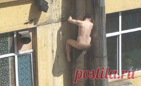 ▻ Как у меня мужик переночевал - так все соседи в курсе! А как квартиру ограбили - так все крепко спали!