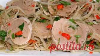 Сочная мясная закуска с маринованным луком! Простая и вкусная закуска: салат или холодный шашлык с сочным мясом и хрустящим маринованным луком – это не просто вкусно, это нереально вкусно....