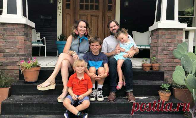 Каждый, кто видит этот дом приходит в восторг от внутренней отделки. Все соседи в шоке от результата и завидуют хозяевам.
Когда дело доходит до историй о ремонте интерьера, разговор, как правило, сосредотачивается вокруг домовладельцев, обновляющих свое пространство, чтобы соответствовать тенденции. Однако для некоторых семей глубоко …
Читай дальше на сайте. Жми подробнее ➡