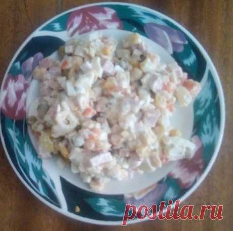 салат оливье с морковью, солёными огурцами и колбасой - рецепт на vse-o-ede-online.ru