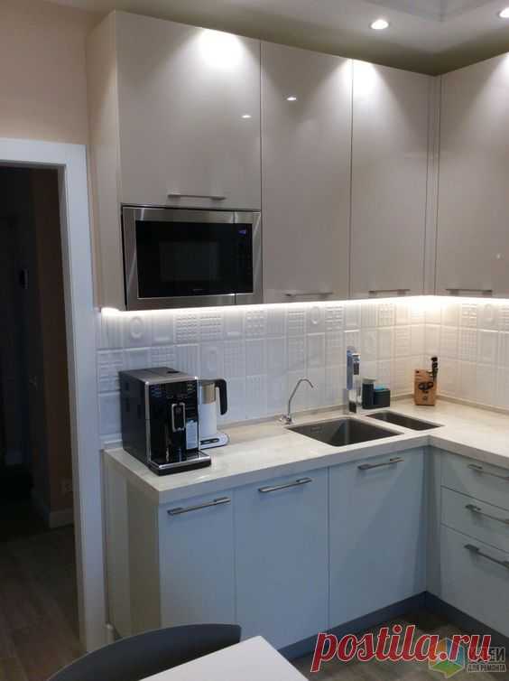 Белоснежная кухня. И ничего лишнего...