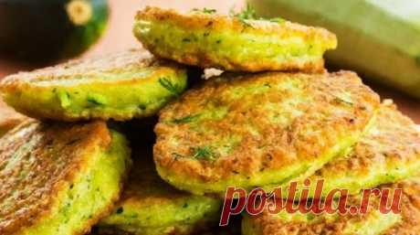 Четыре рецепта вкусных оладий из кабачков