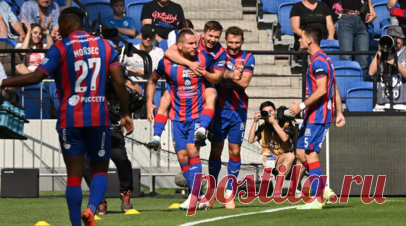 Пономарёв: защитники ЦСКА позволяют себе вольности. Ветеран ЦСКА Владимир Пономарёв высказал мнение касательно защиты армейского клуба в текущем сезоне. Читать далее