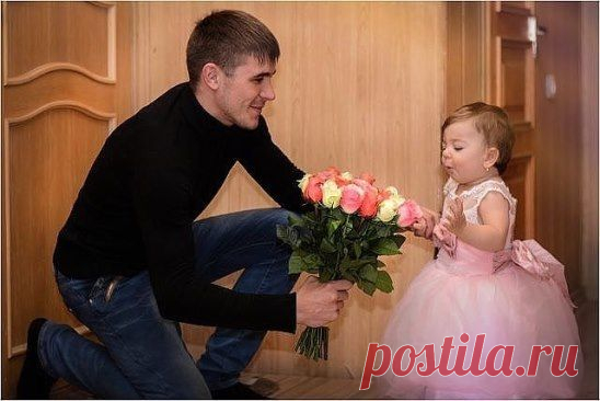 Дочь вчера выдала :  - Папа, как тебе не стыдно?! Мама тебя любит, а ты её бесишь!