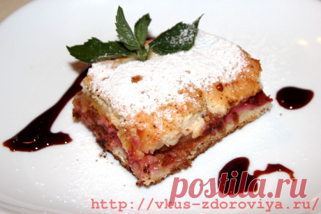 Пирог с фруктами «Румынский»
Этот потрясающе вкусный пирог можно готовить со сливами или абрикосами. Сочетание нежнейшего бисквита с песочным тестом и ароматными фруктами порадует любого гурмана.

Рецепт пирога со сливами (абрикосами)

Тесто №1

1 стакан муки
100 гр. сливочного масла
0, 5 ст. сахара
1 яйцо
щепотка соли
Тесто №2

3 яйца
3 столовых ложки сахара
3 столовых ложки муки
Начинка

1 кг свежих слив или абрикос
1/2 стакана сахара