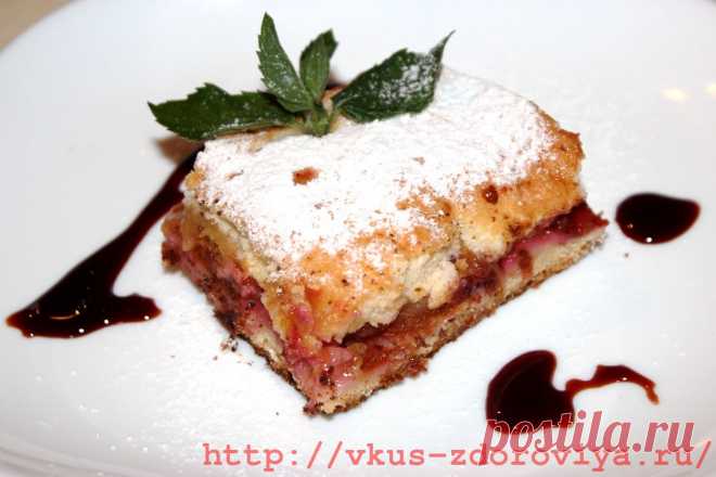 Пирог с фруктами «Румынский»
Этот потрясающе вкусный пирог можно готовить со сливами или абрикосами. Сочетание нежнейшего бисквита с песочным тестом и ароматными фруктами порадует любого гурмана.

Рецепт пирога со сливами (абрикосами)

Тесто №1

1 стакан муки
100 гр. сливочного масла
0, 5 ст. сахара
1 яйцо
щепотка соли
Тесто №2

3 яйца
3 столовых ложки сахара
3 столовых ложки муки
Начинка

1 кг свежих слив или абрикос
1/2 стакана сахара