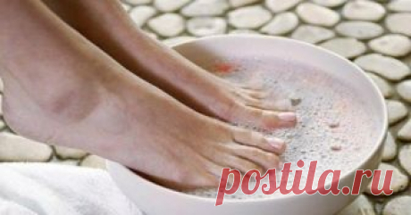 Вот что произойдет, если подержать ноги в уксусе. Делаю так каждый вечер! - Kolibri-Journal Яблочный уксус 1. Против боли в горле Смешай 1/4 чашки яблочного уксуса и 1 чашку теплой воды. Этой смесью полезно полоскать горло при малейшем намеке на болезнь — все вредные микробы в ротовой полости будут уничтожены! 2. Против изжоги 1 ч. л. яблочного уксуса с небольшим количеством воды поможет справиться с изжогой. Природный заменитель антацидов! …