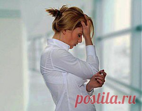 Головная боль в области лба может быть следствием многих причин. Таких как гайморит, мигрень, аллергия, проблемы с зубами и стрессы.

1 – Бывает, что