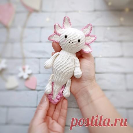 PDF Аксолотль крючком. FREE crochet pattern; Аmigurumi toy patterns. Амигуруми схемы и описания на русском. Вязаные игрушки и поделки своими руками #amimore - аксолотль, рыба лунтик.