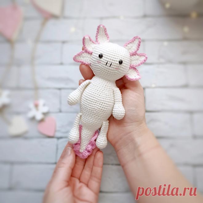 PDF Аксолотль крючком. FREE crochet pattern; Аmigurumi toy patterns. Амигуруми схемы и описания на русском. Вязаные игрушки и поделки своими руками #amimore - аксолотль, рыба лунтик.