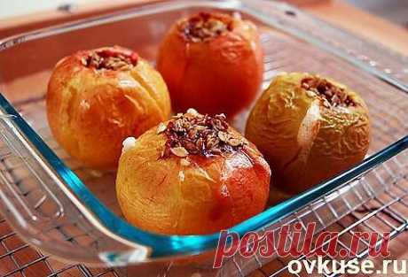 Печеные яблоки с творогом - Простые рецепты Овкусе.ру