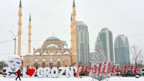 ЛНР и Чечня показали свои достижения на выставке "Россия". Луганская народная республика (ЛНР) и Чечня в воскресенье, 10 декабря, продемонстрировали свои достижения на выставке-форуме "Россия" в рамках дней обоих регионов. Глава ЛНР Леонид Пасечник и председатель правительства Чечни ...