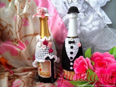 Вязаный чехол на бутылку Свадебное Шампанское – HandMade39.ru Вязанный крючком чехол на бутылку Свадебное шампанское - мастер-класс. Чехол-невеста, чехол-жених описание. Филейная сетка. Вязаная шляпка на бутылку.