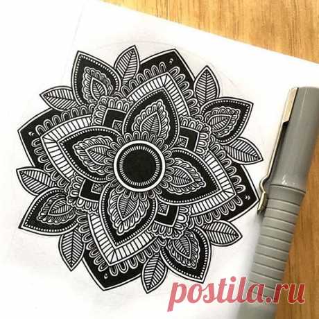 Wonderful mandala by @nataliemxart 💜💜💜
.
.
.

#mandala #mandalaart #zenmandala #zentangle #mandaladesign #mandalatattoo #zen #art #zentangleart #nice #picture #cute #girl #draw #drawing #mandalas_nmb #blackandwhite #follow #zenart #night #danihoyos #saturday #mandalapassion #love #doodle #doodling #doodleart #doodlelove #henna