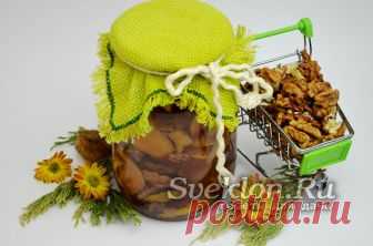 Варенье из айвы с грецкими орехами, самый вкусный рецепт Представляем Вам самый вкусный рецепт варенья из айвы с грецкими орехами. Это натуральное лакомство приятно удивит Ваших любимых домочадцев.