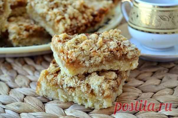 Песочный пирог со сметанной карамелью.