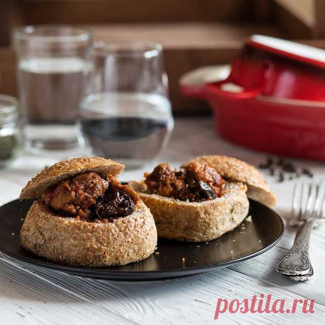 Мясо с томатами и черносливом😍