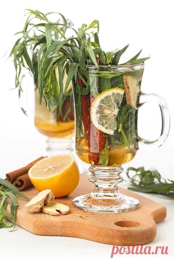 Tarragon hot drink tea by Natalia Lisovskaya / 500px