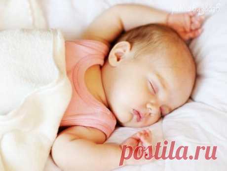 Терять любовь, искать ЛЮБОВЬ...
Зачем играть мне с нею в прятки?
Без поисков понятно и без слов-
Моя любовь сопит в своей КРОВАТКЕ.