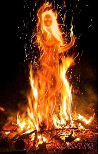 Огонь не потухает оттого, что от него зажгут другой.