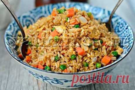 Рецепт жареного риса с овощами и яйцом