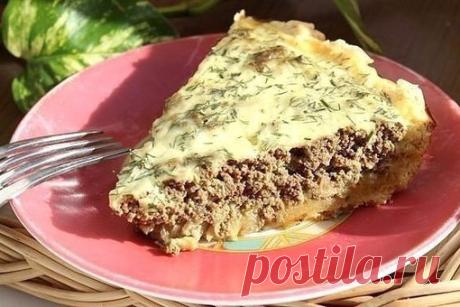 ПИРОГ С ПЕЧЕНЬЮ - НЕПЕРЕДАВАЕМАЯ ВКУСНЯТИНА 


Хочу предложить вам сытный, вкусный пирог из бабушкиной потрепанной кулинарной книжечки. 
Кстати, поискала в интернете, ничего похожего не нашла. Речь идет об открытом пироге с печенью. Бабушкины открытые пироги мне всегда очень нравились за обилие сочной начинки при минимуме теста. Печенку я использую говяжью, но мне кажется можно брать любую. Рецепт теста очень простой не требующий привлечения ни кухонного комбайна, ни миксе...