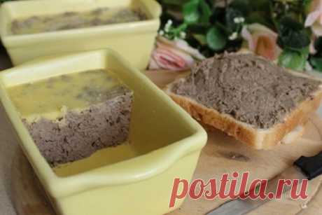 Паштет из свиной печени с черносливом ⋆ Кулинарная страничка Находка. Очень советую! Ингредиенты: свиная печень-500 г лук репчатый-2 шт чеснок-3 зубчика свиной нутряной жир-150 г чернослив-10 шт майоран-0,5 ч.л. перец черный молотый- соль- белое полусухое вино-0,5 ст....