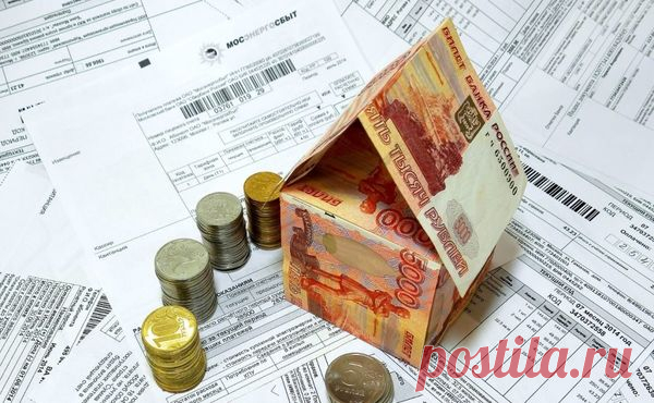 Размер квартплаты из расчета прописанных в квартире людей Если вы являетесь собственником жилого помещения, то должны знать, что с каждым новым жильцом размер квартплаты увеличивается, как и сумма за ЖКУ. Как все-таки происходит начисление платежей за ЖКУ – исходя из количества жильцов или из количества зарегистрированных в квартире лиц? Начисление в целом Квартплата и размер счетов за ЖКУ напрямую связаны с тем, сколько