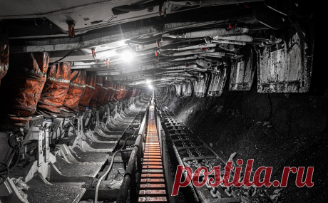 В Кузбассе из-за пожара на шахте эвакуированы 243 горняка. На шахте «Ерунаковская-8» Распадской угольной компании в Кемеровской области произошел пожар, эвакуированы 243 горняка.