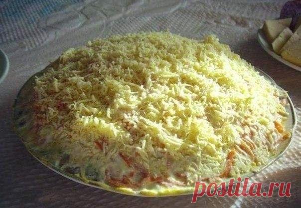 Кулинарные рецепты: Вкусный салат с корейской морковкой, грибами и курицей