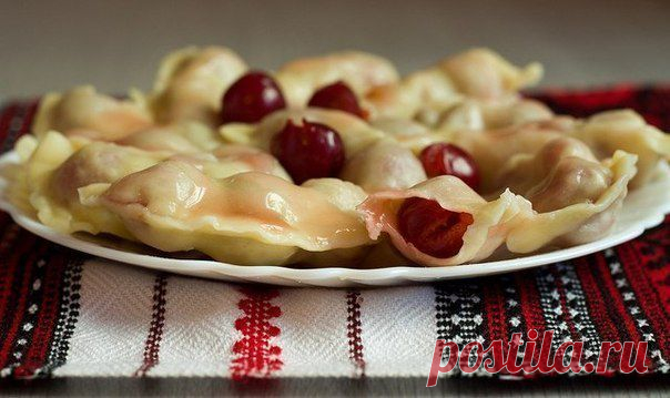 Вареники с черешней.