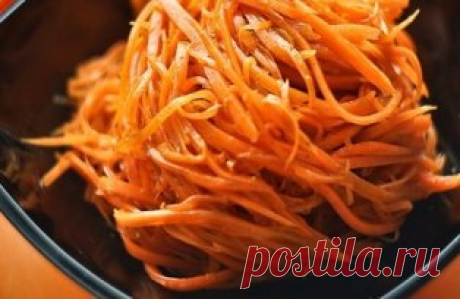САМАЯ ВКУСНАЯ МОРКОВЬ ПО-КОРЕЙСКИ 
Ингредиенты:
- Сахар — 3 ст. л.
- Соль — 1 ч. л.
- Молотый кориандр — 1 ст. л. 
- Уксус — 2 ст. л.
- Молотый черный перец — 0,5 ч. л. 
- Молотый красный перец — 1 щепотка 
- Чеснок — 5 зубчиков
- Растительное масло — 100–150 г
Приготовление:
1. Морковь натираем на специальной терке, посыпаем сверху всеми специями, слегка переминаем её руками, выкладываем в миску, добавляем уксус, чеснок, пропущенный через чеснокодавку, и растительное масло (масло необходимо