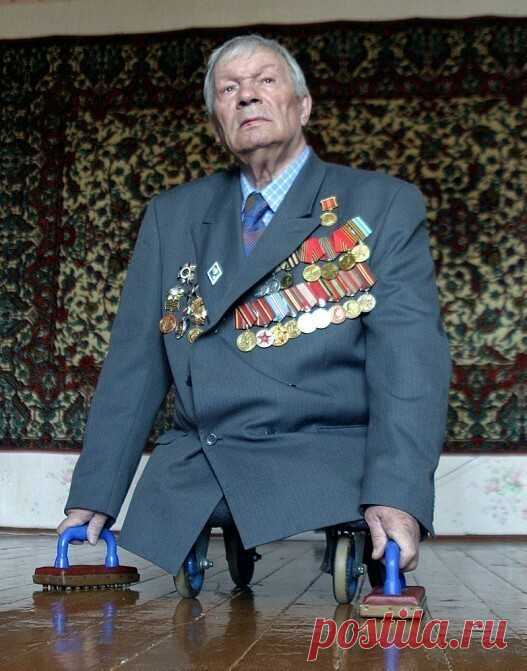ЕГО ИМЯ - СОЛДАТ- ПОБЕДИТЕЛЬ.....!!!!!  НИЗКИЙ ПОКЛОН..!!!!